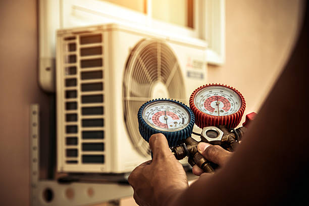 Professional Ac Installation technician working in Heath, OH